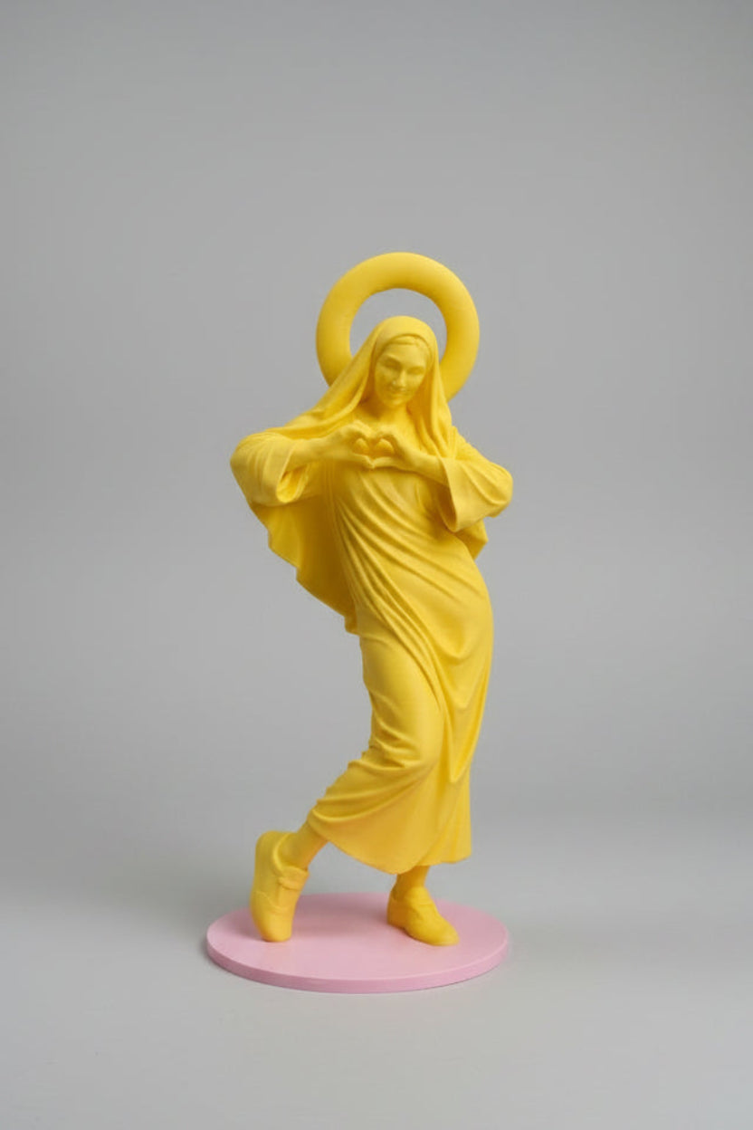 Madonna Heart Customizable Pop Edition - 3D Printed Art Statue with Custom Base 22 cm